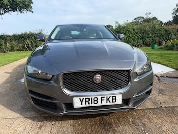 Used Jaguar XE 2018 for sale - 78914676: Photo