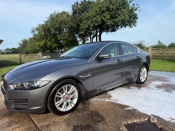 Used Jaguar XE 2018 for sale - 78914676: Photo