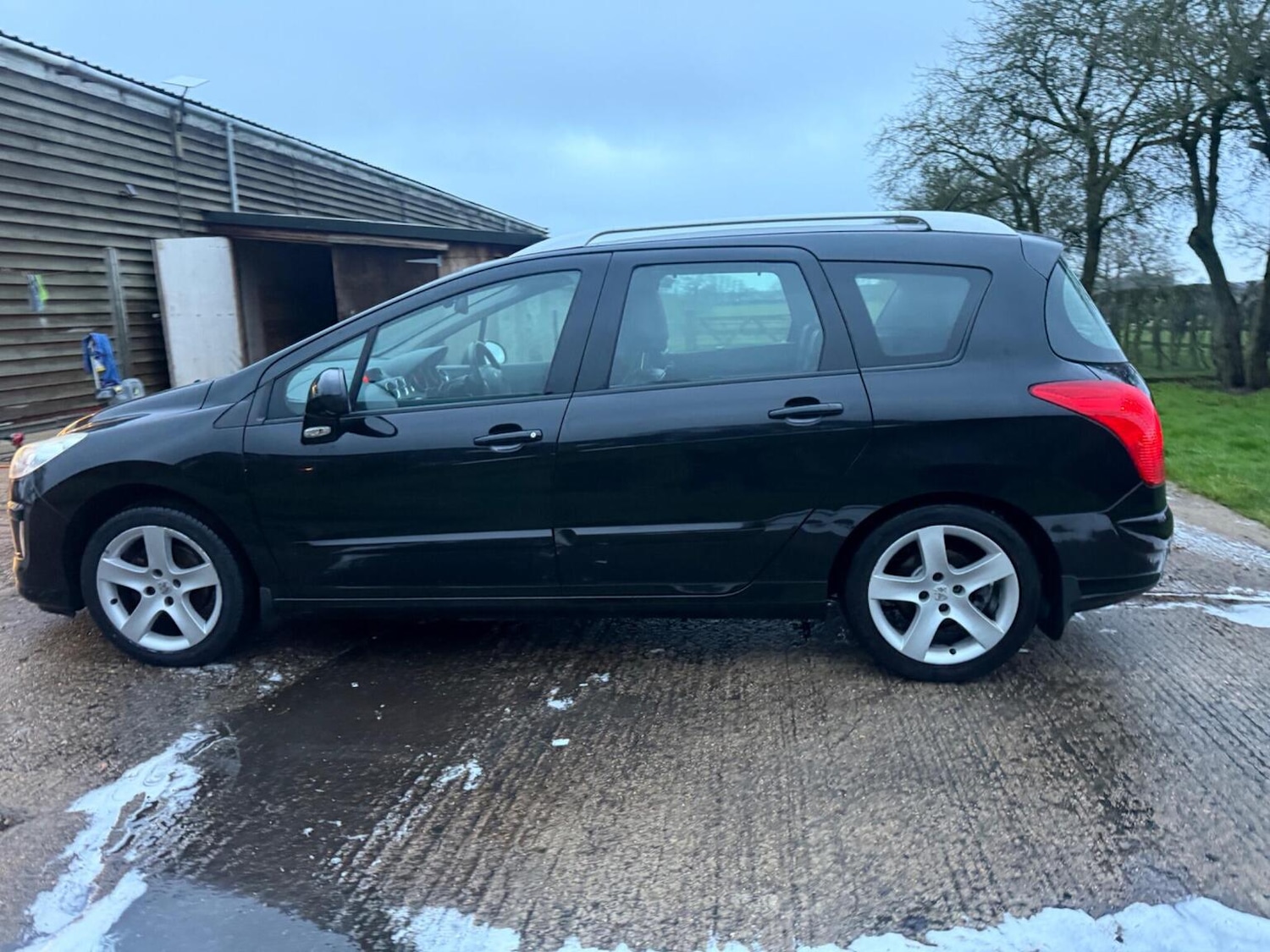 Used Peugeot 308 2011 for sale - 77398364: Photo 15