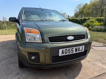 Used Ford Fusion 2005 for sale - 78414810: Photo