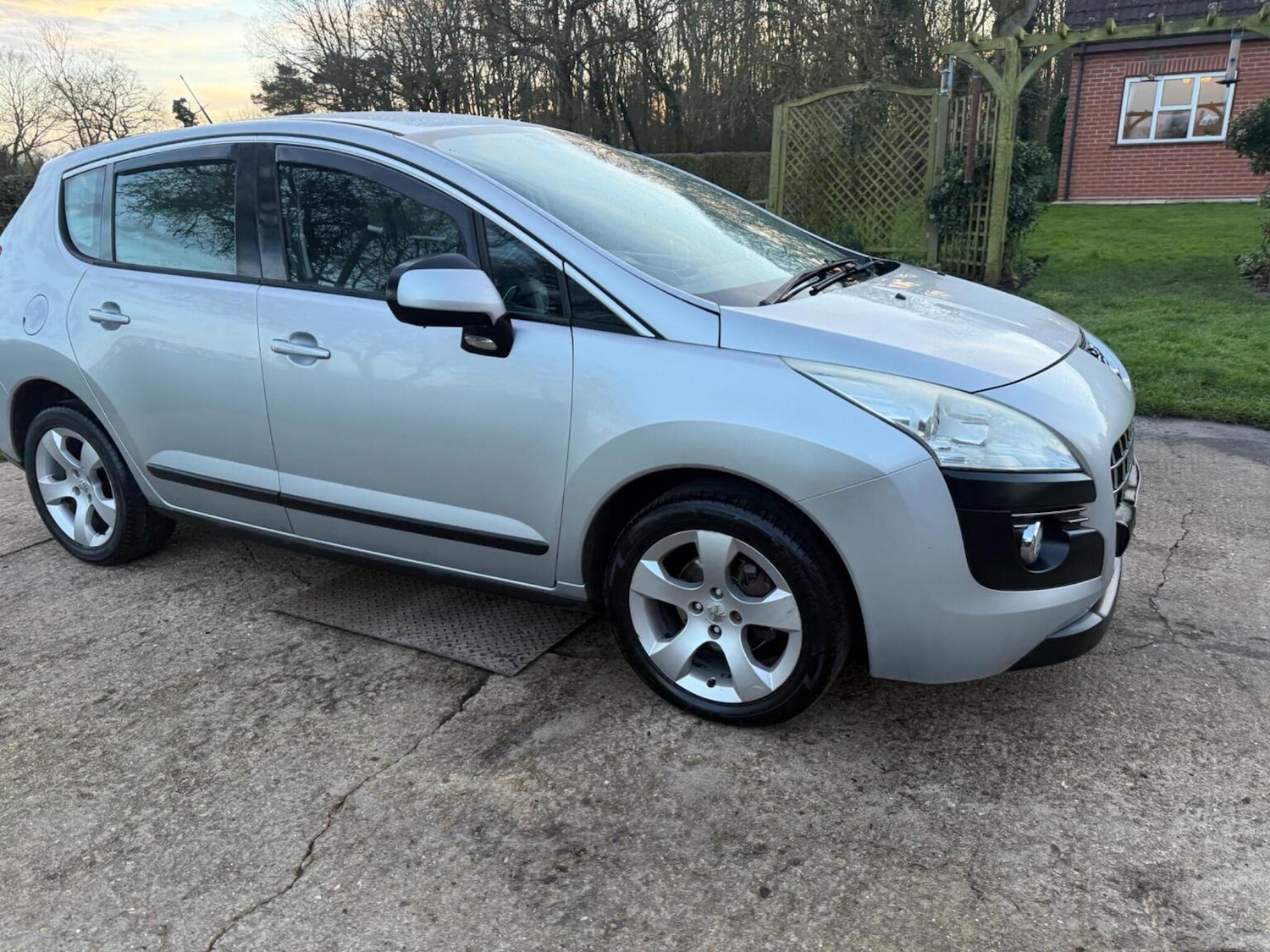 Used Peugeot 3008 2010 for sale - 77314103: Photo 10