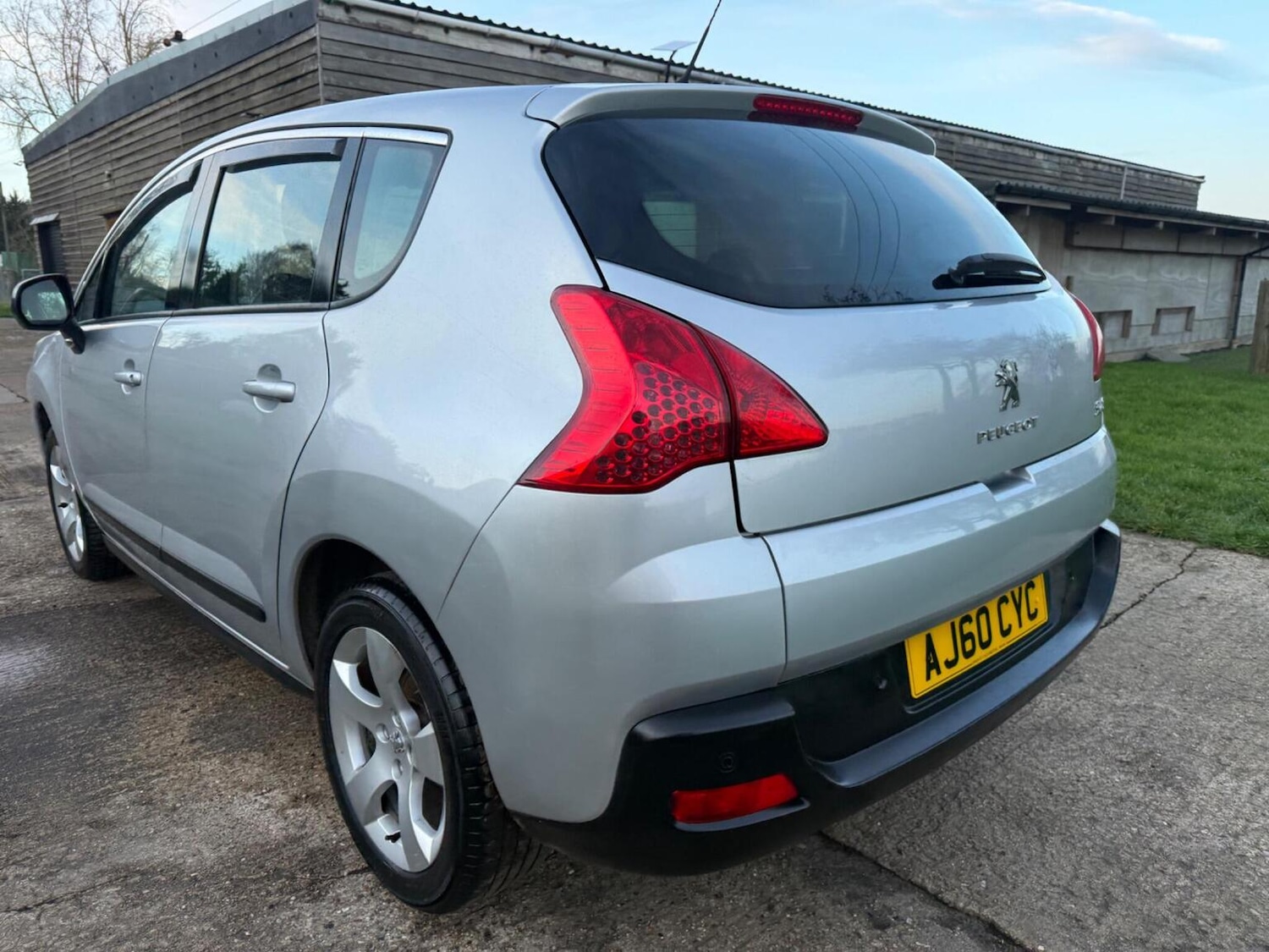 Used Peugeot 3008 2010 for sale - 77314103: Photo 15