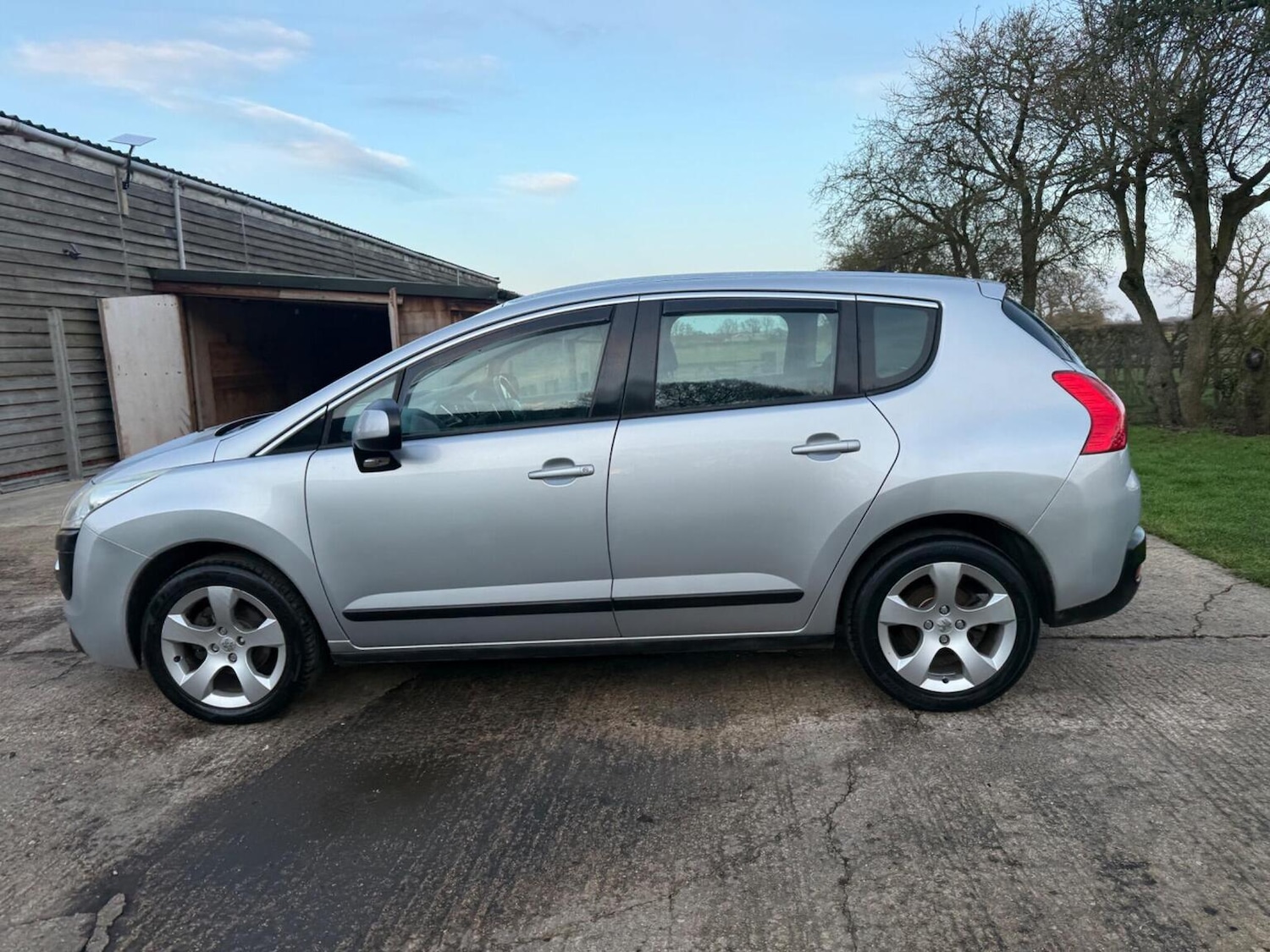 Used Peugeot 3008 2010 for sale - 77314103: Photo 16