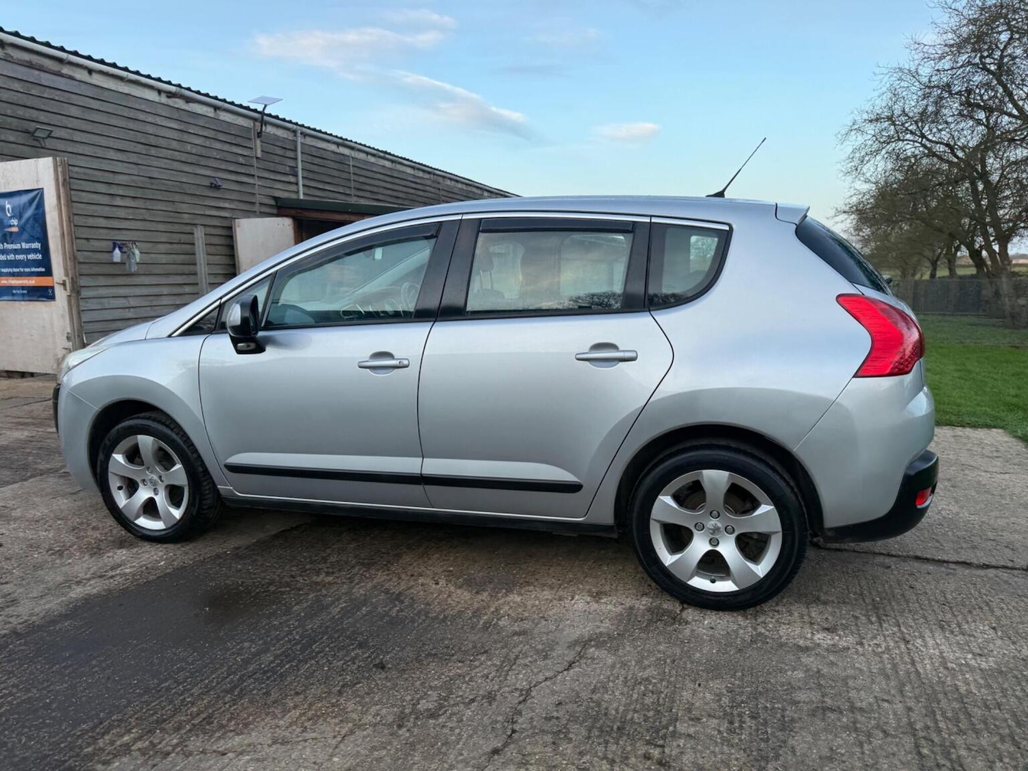 Used Peugeot 3008 2010 for sale - 77314103: Photo 19