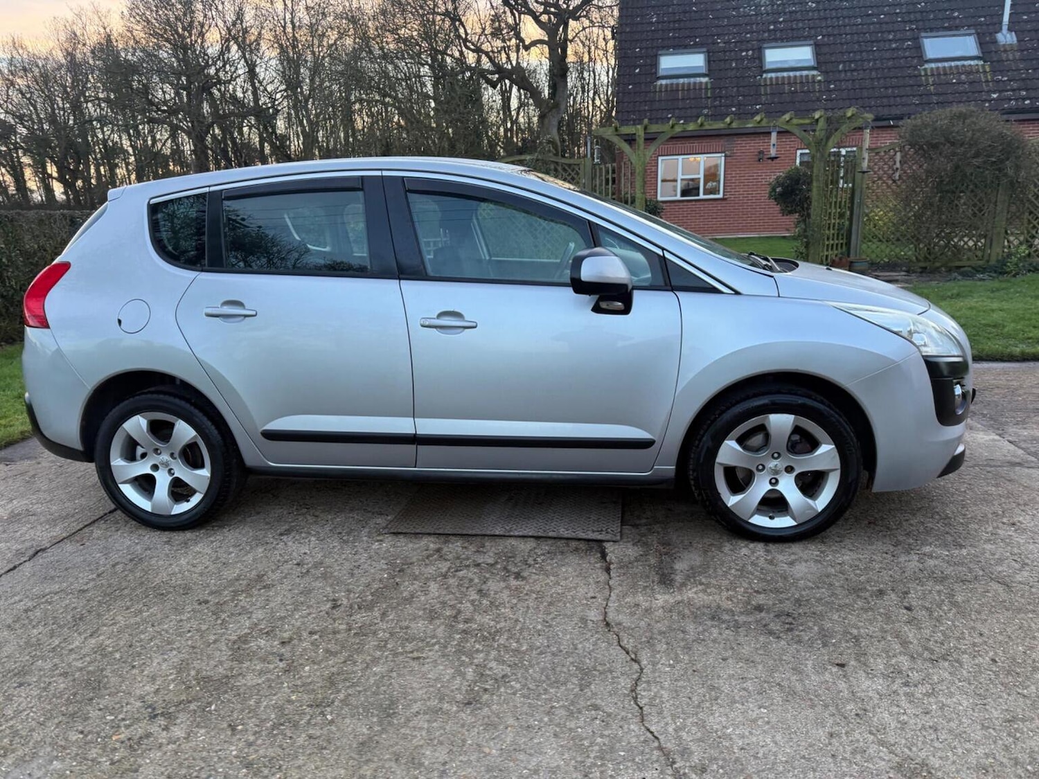 Used Peugeot 3008 2010 for sale - 77314103: Photo 24