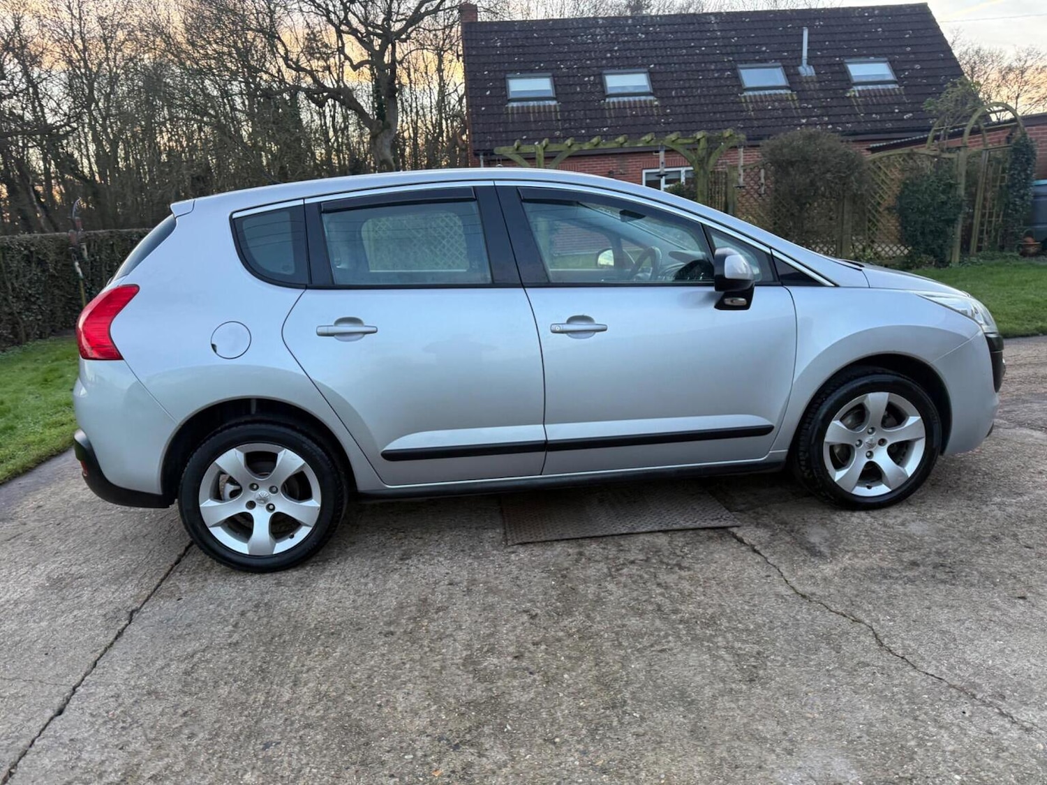 Used Peugeot 3008 2010 for sale - 77314103: Photo 25