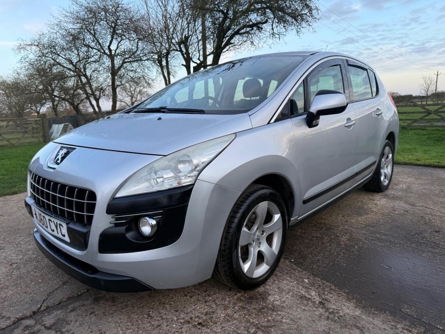 Used Peugeot 3008 2010 for sale - 77314103: Photo 3