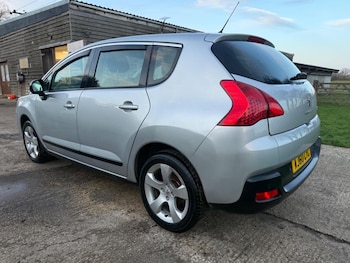 Used Peugeot 3008 2010 for sale - 77314103: Photo