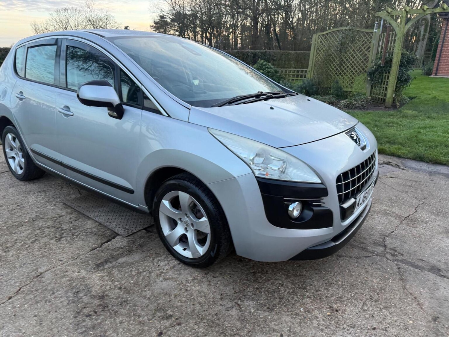 Used Peugeot 3008 2010 for sale - 77314103: Photo 9