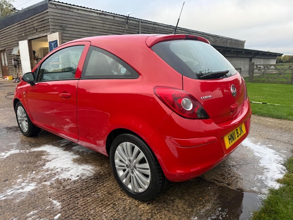 Used Vauxhall Corsa 2011 for sale - 76263020: Photo 2