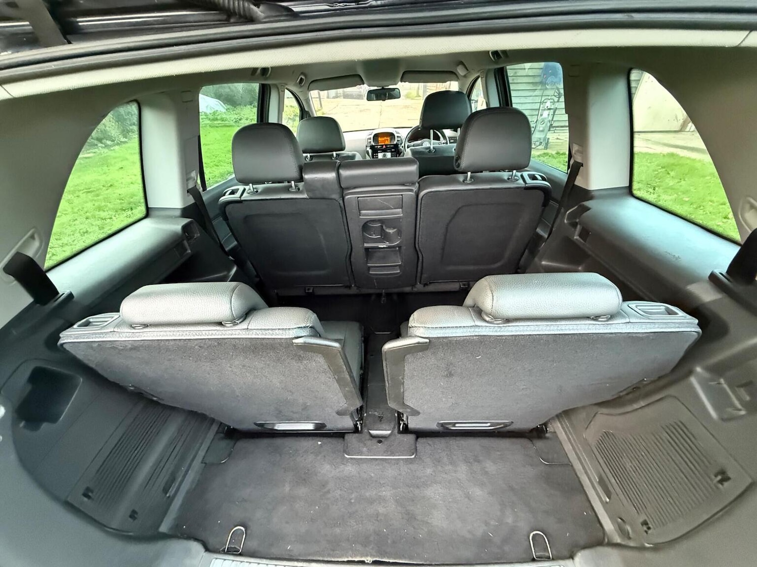 Used Vauxhall Zafira 2011 for sale - 76666122: Photo 28