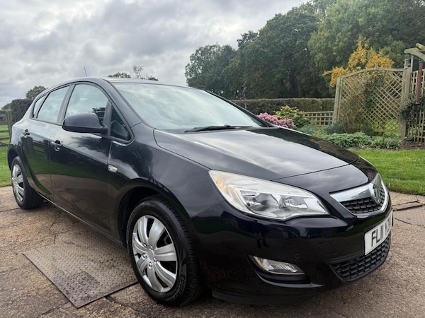 Used Vauxhall Astra 2011 for sale - 76293248: Photo 1