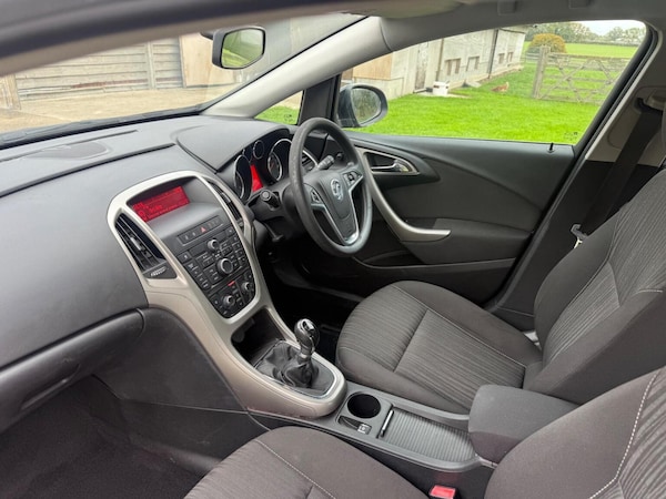 Used Vauxhall Astra 2011 for sale - 76293248: Photo 30