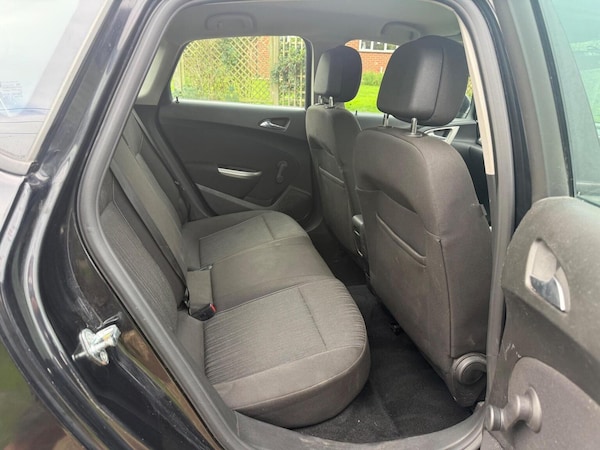 Used Vauxhall Astra 2011 for sale - 76293248: Photo 34
