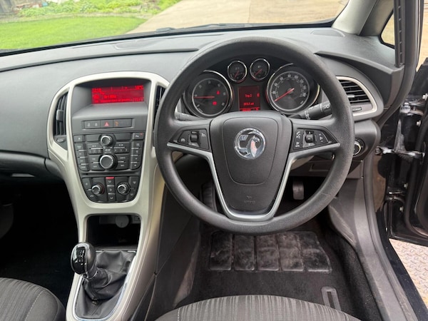 Used Vauxhall Astra 2011 for sale - 76293248: Photo 46
