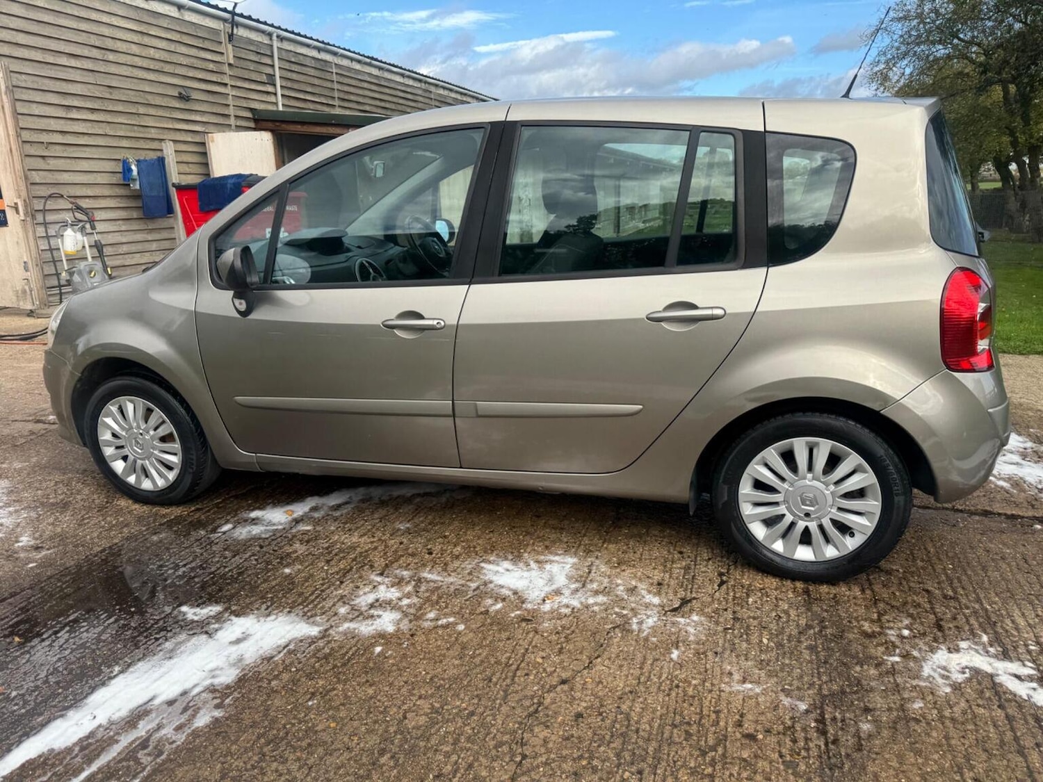 Used Renault Grand Modus 2010 for sale - 76340333: Photo 12