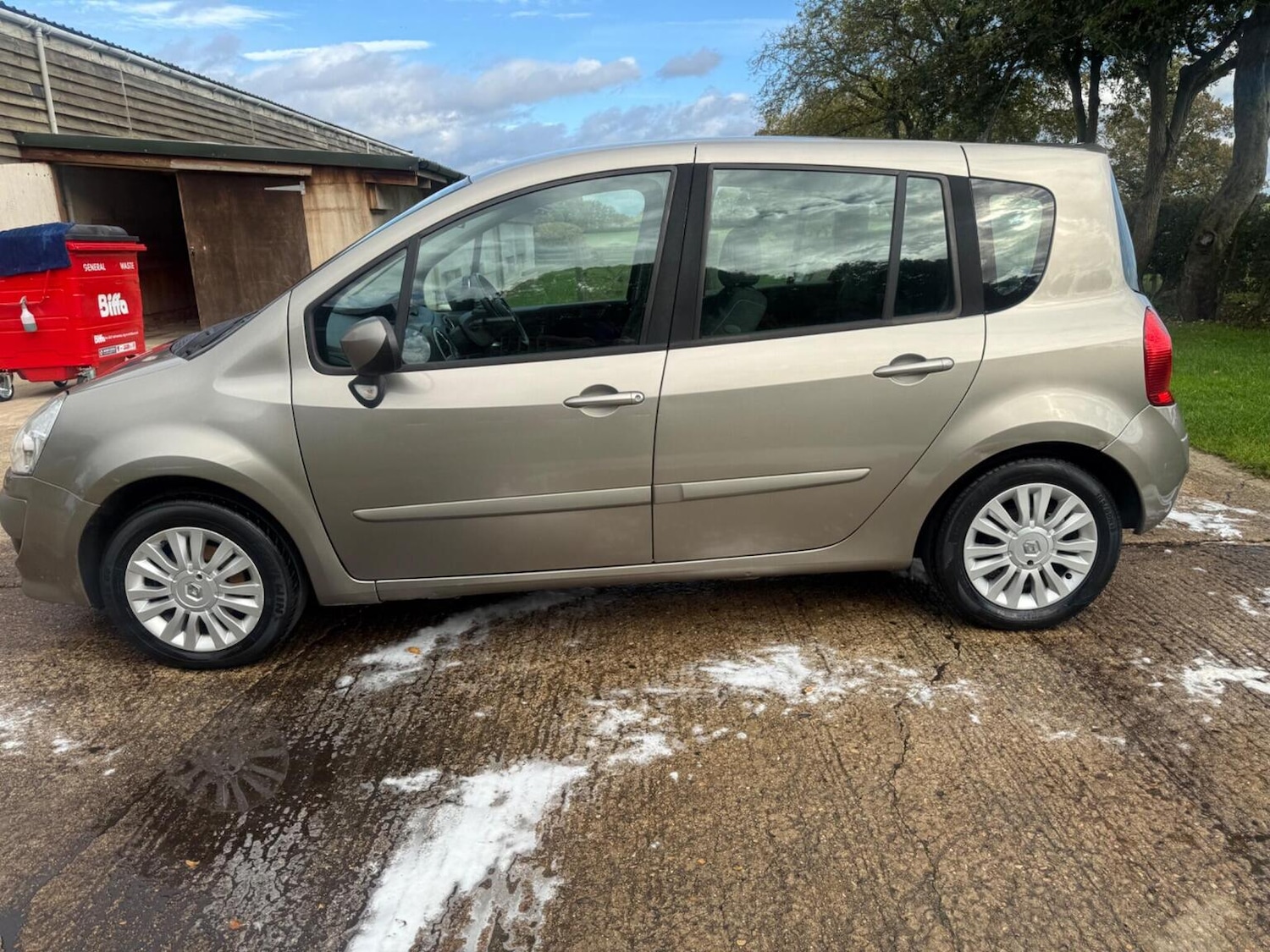 Used Renault Grand Modus 2010 for sale - 76340333: Photo 13