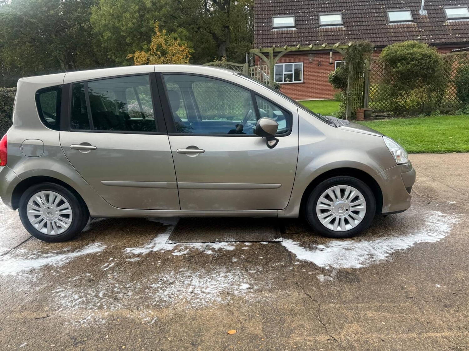 Used Renault Grand Modus 2010 for sale - 76340333: Photo 19