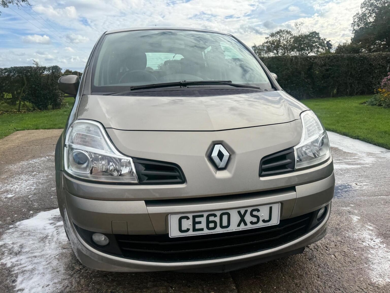Used Renault Grand Modus 2010 for sale - 76340333: Photo 2
