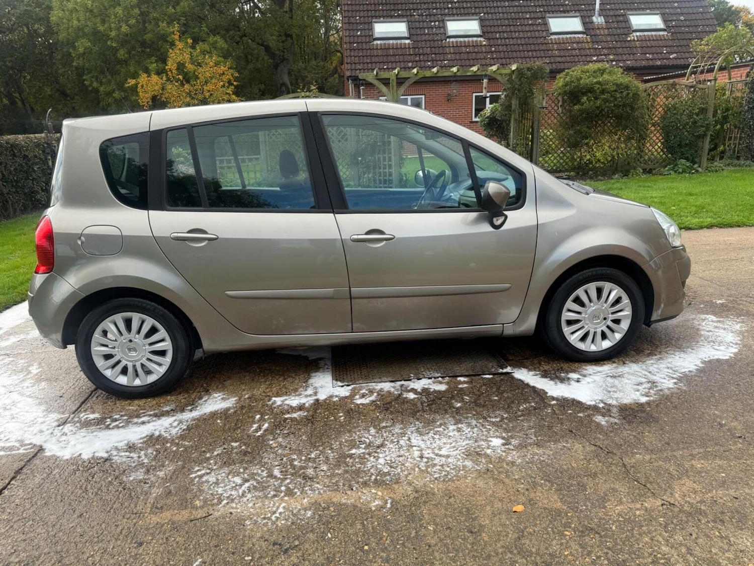 Used Renault Grand Modus 2010 for sale - 76340333: Photo 20