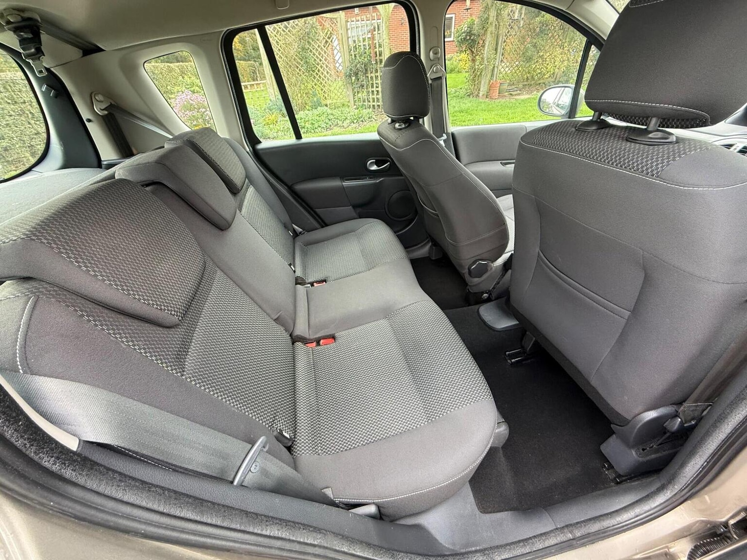 Used Renault Grand Modus 2010 for sale - 76340333: Photo 33