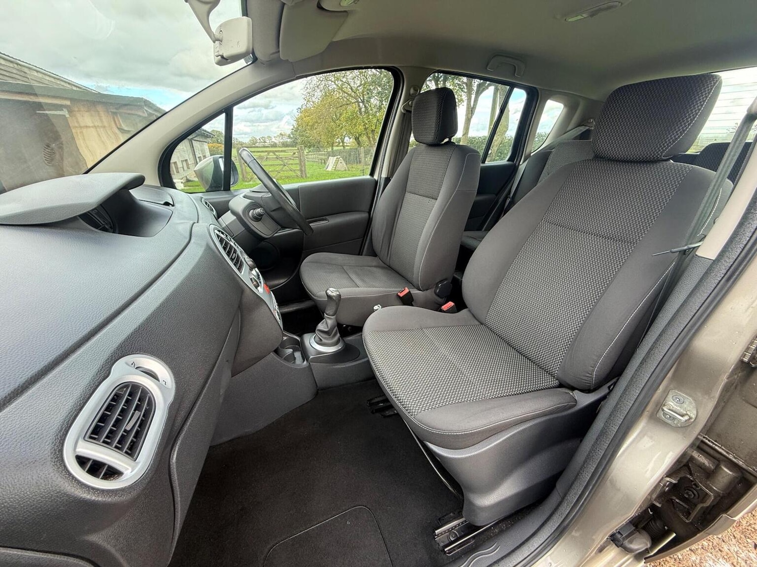 Used Renault Grand Modus 2010 for sale - 76340333: Photo 42
