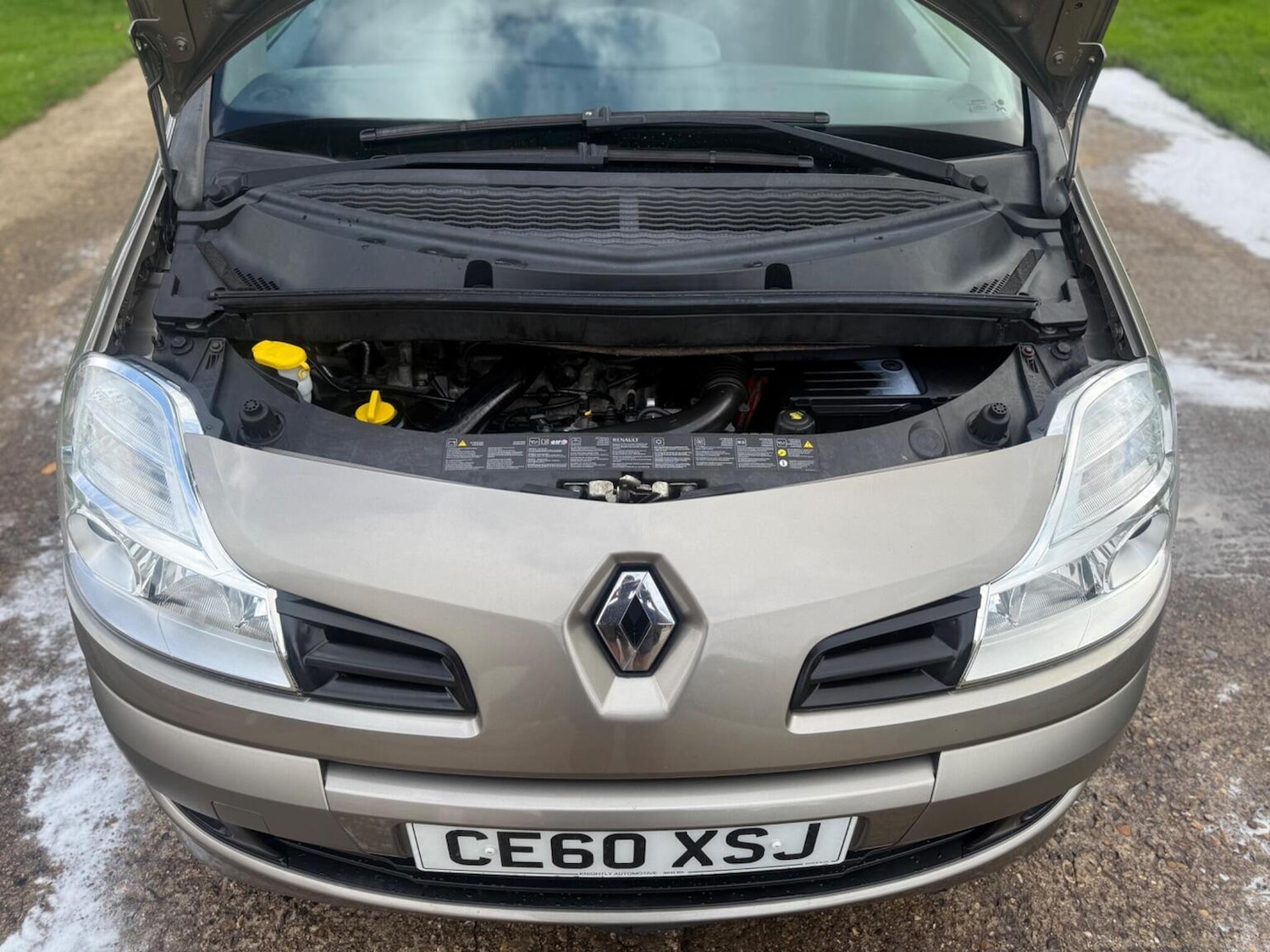 Used Renault Grand Modus 2010 for sale - 76340333: Photo 8