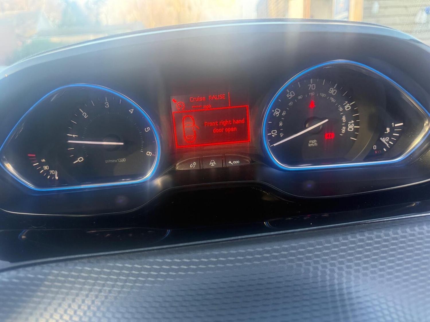 Used Peugeot 2008 2015 for sale - 77077119: Photo 40