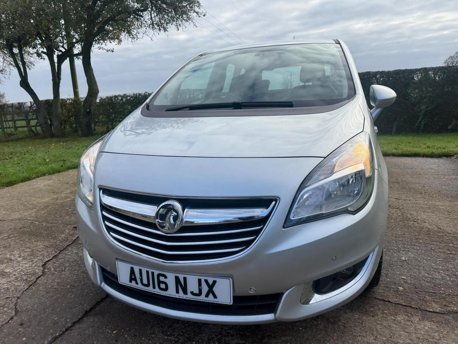 Used Vauxhall Meriva 2016 for sale - 76769869: Photo 2