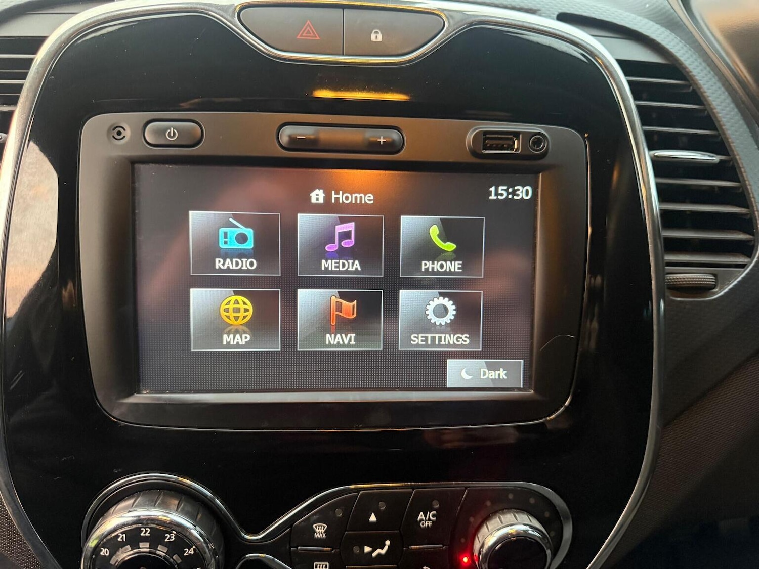 Used Renault Captur 2015 for sale - 76974415: Photo 44