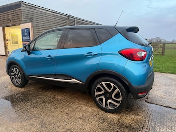 Used Renault Captur 2015 for sale - 76974415: Photo