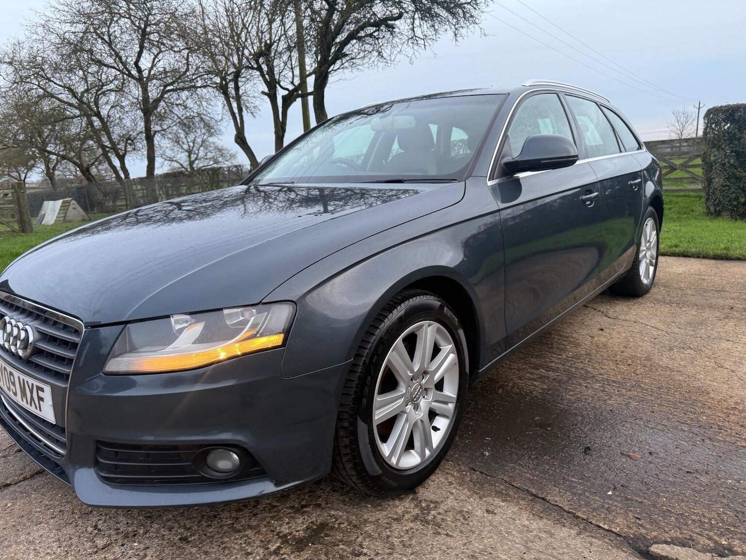 Used Audi A4 2009 for sale - 76979512: Photo 3