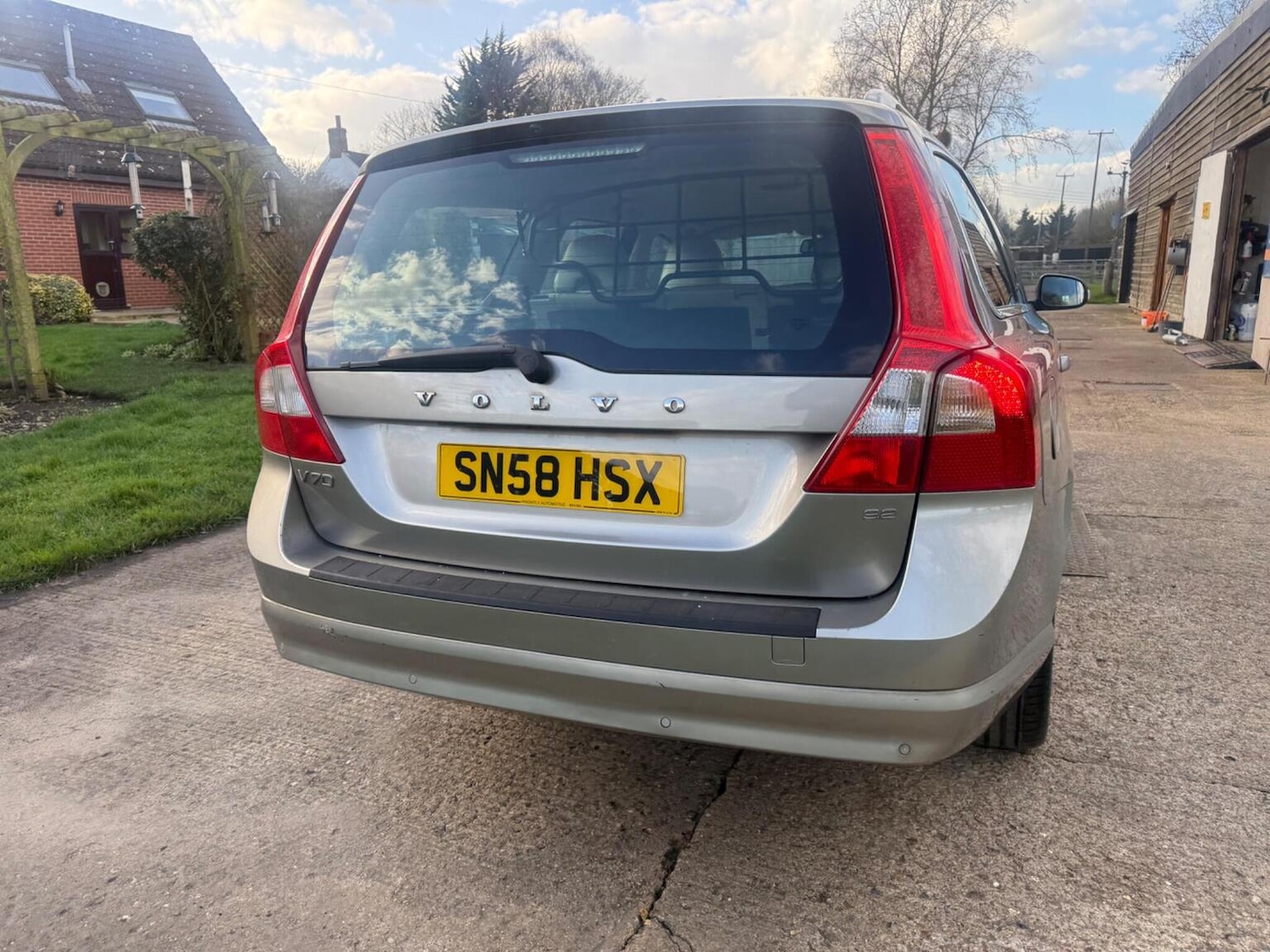 Used Volvo V70 2008 for sale - 77836876: Photo 17