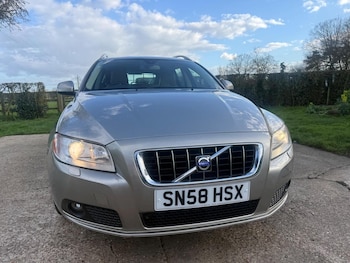 Used Volvo V70 2008 for sale - 77836876: Photo