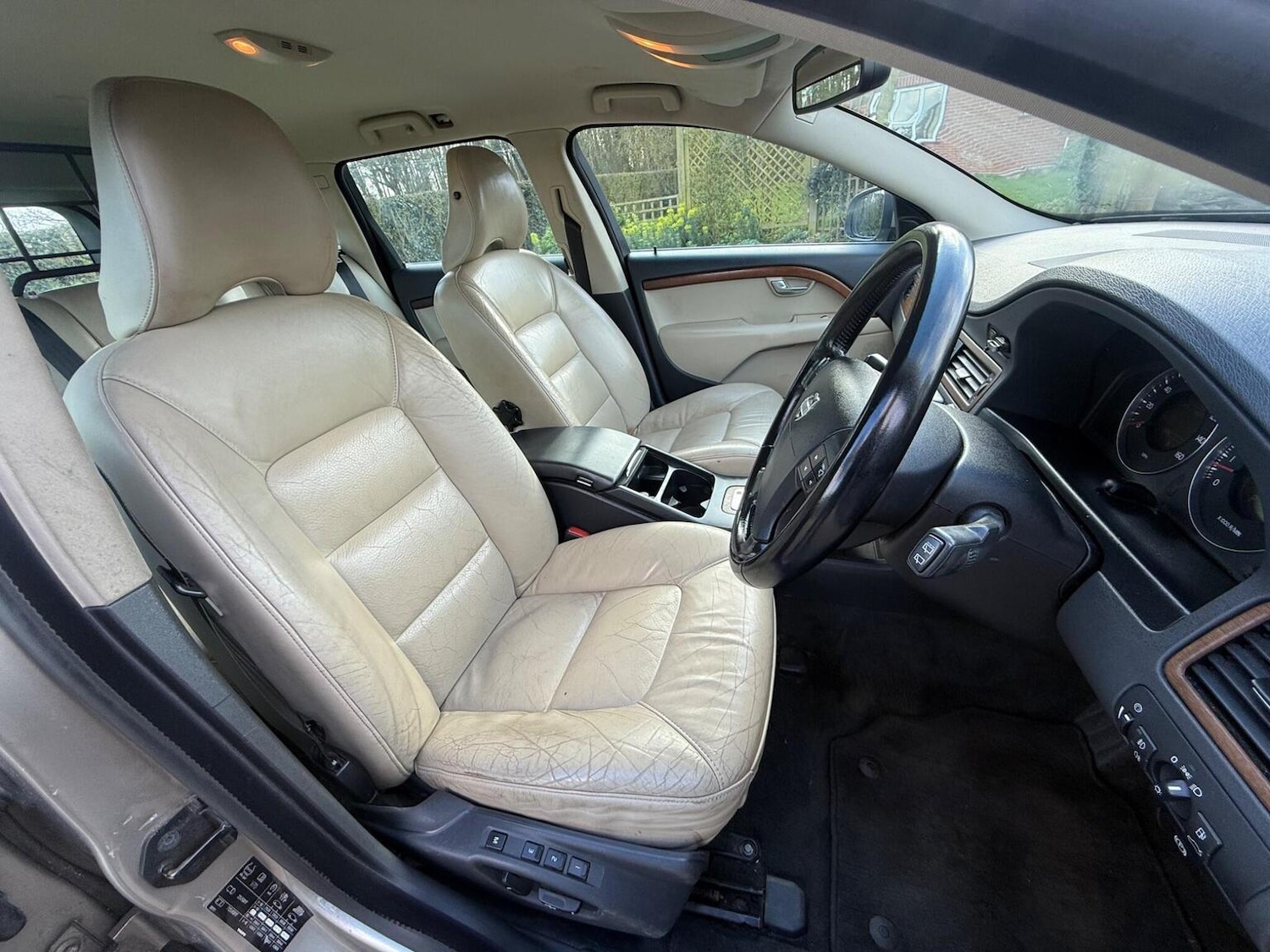 Used Volvo V70 2008 for sale - 77836876: Photo 31