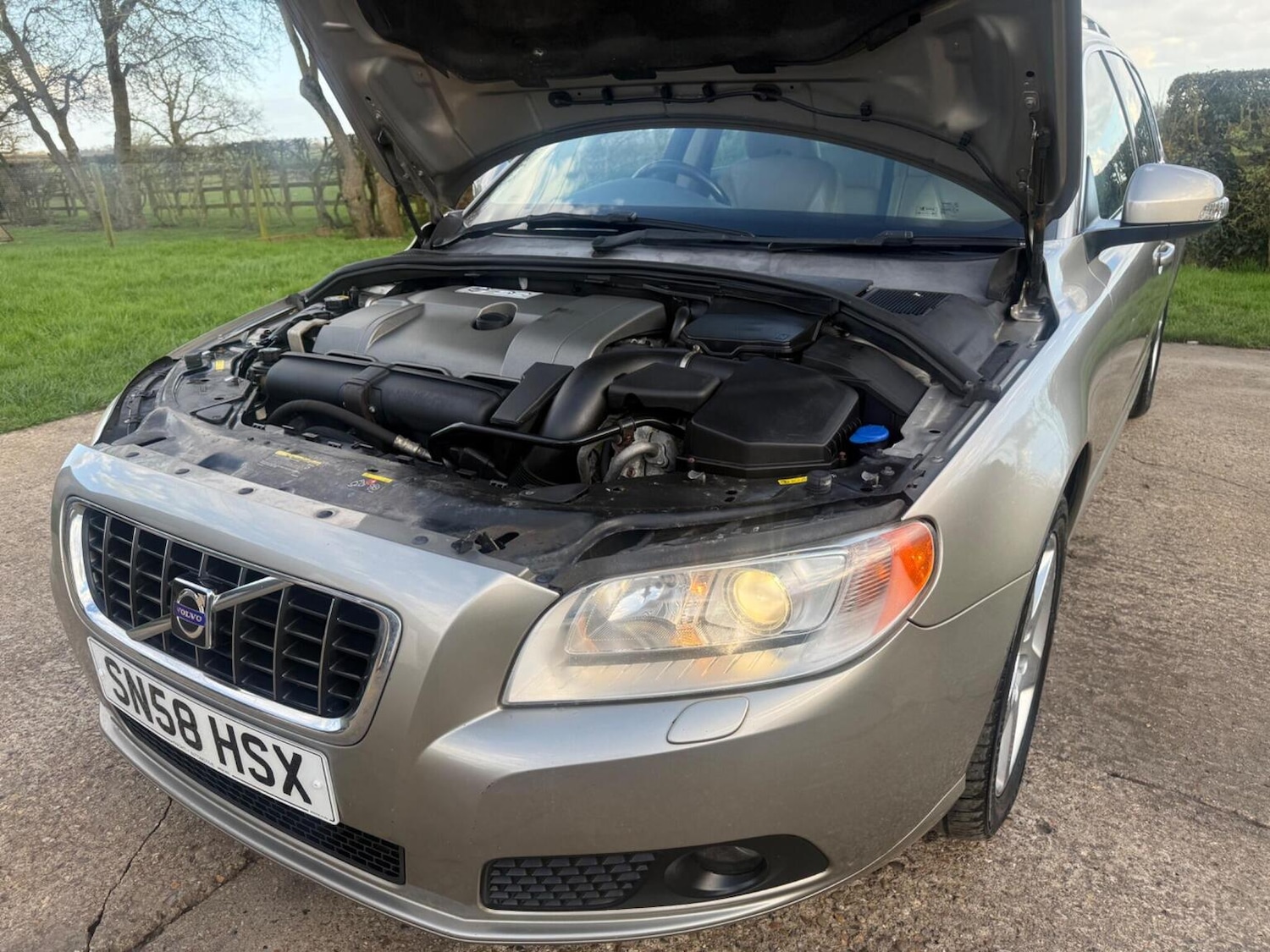 Used Volvo V70 2008 for sale - 77836876: Photo 43