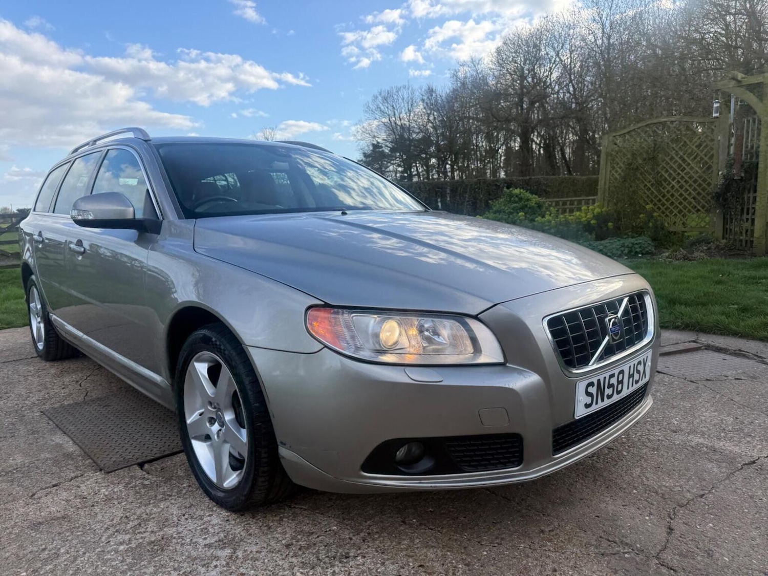 Used Volvo V70 2008 for sale - 77836876: Photo 5