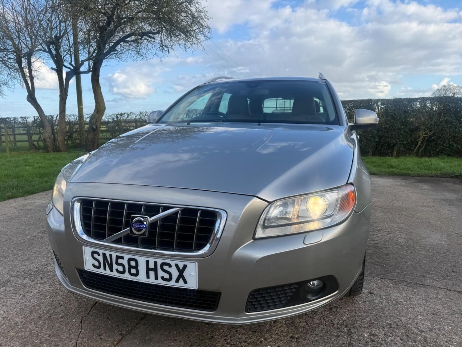 Used Volvo V70 2008 for sale - 77836876: Photo 7