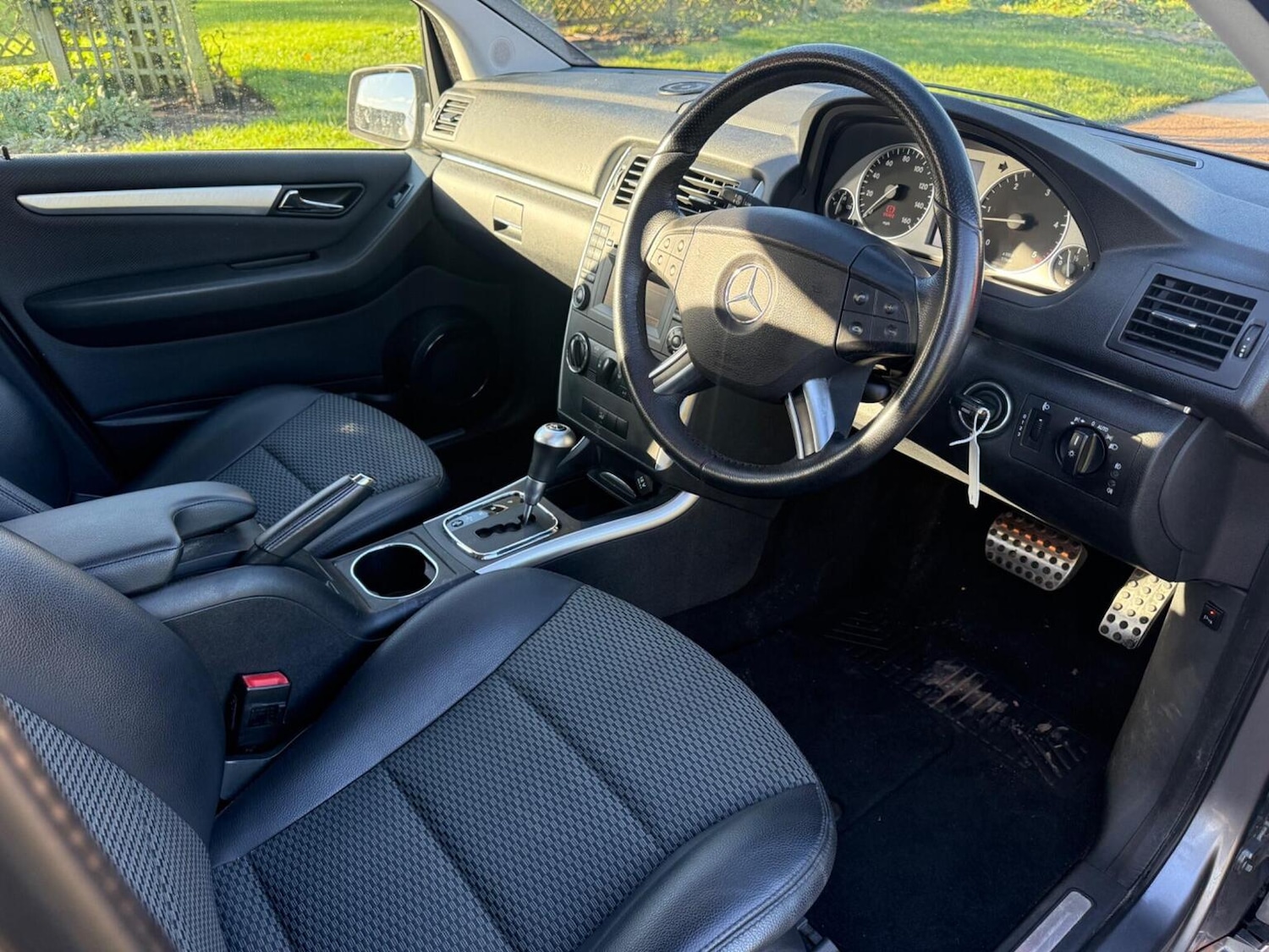 Used Mercedes-Benz B Class 2009 for sale - 76837051: Photo 47