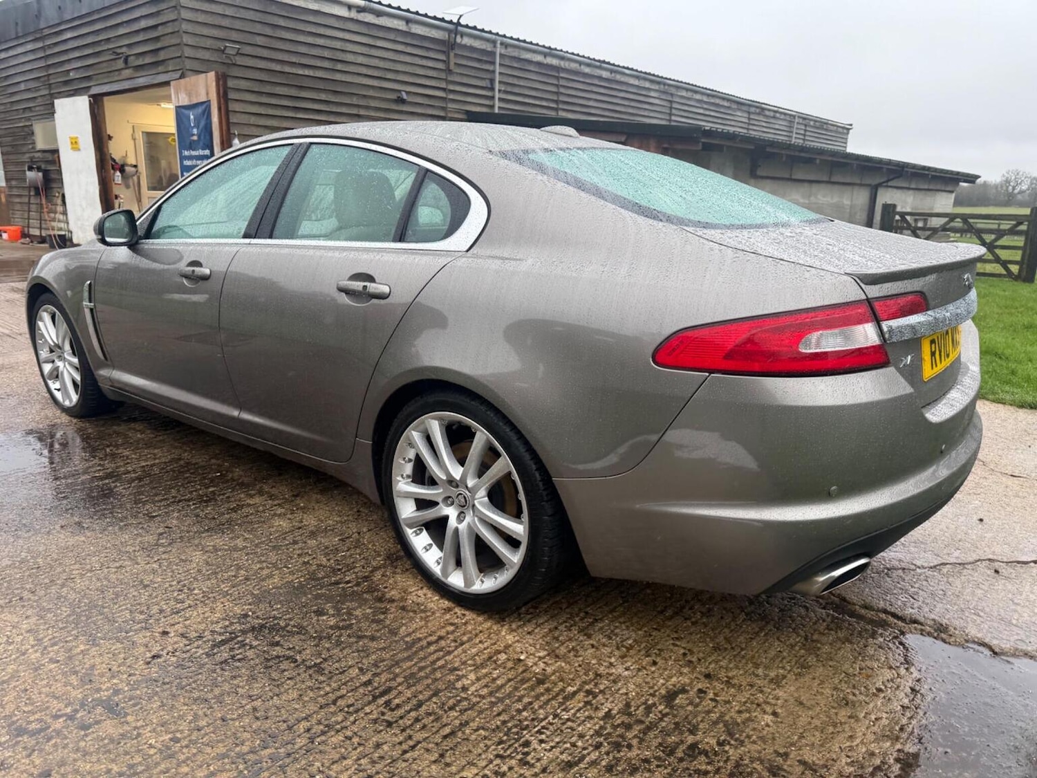 Used Jaguar XF 2010 for sale - 77213495: Photo 4