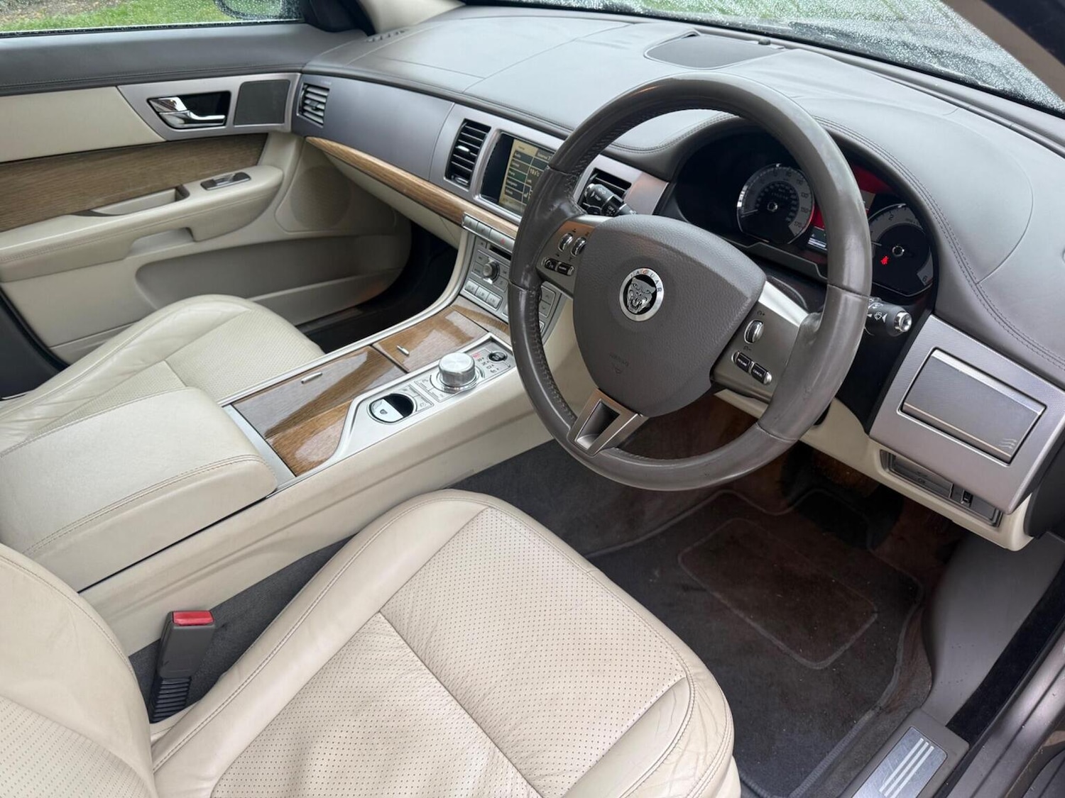 Used Jaguar XF 2010 for sale - 77213495: Photo 57