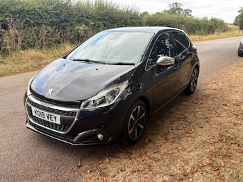 Used Peugeot 208 2019 for sale - 75596463: Photo