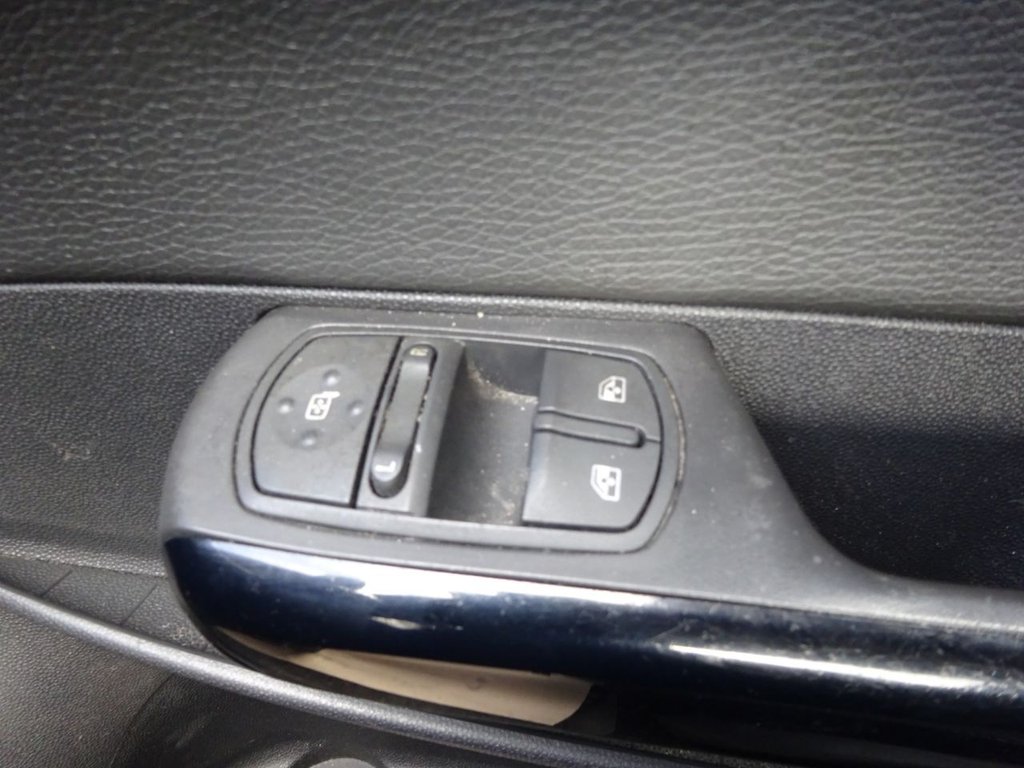 Used Vauxhall Corsa 2012 for sale - 75745900: Photo 24