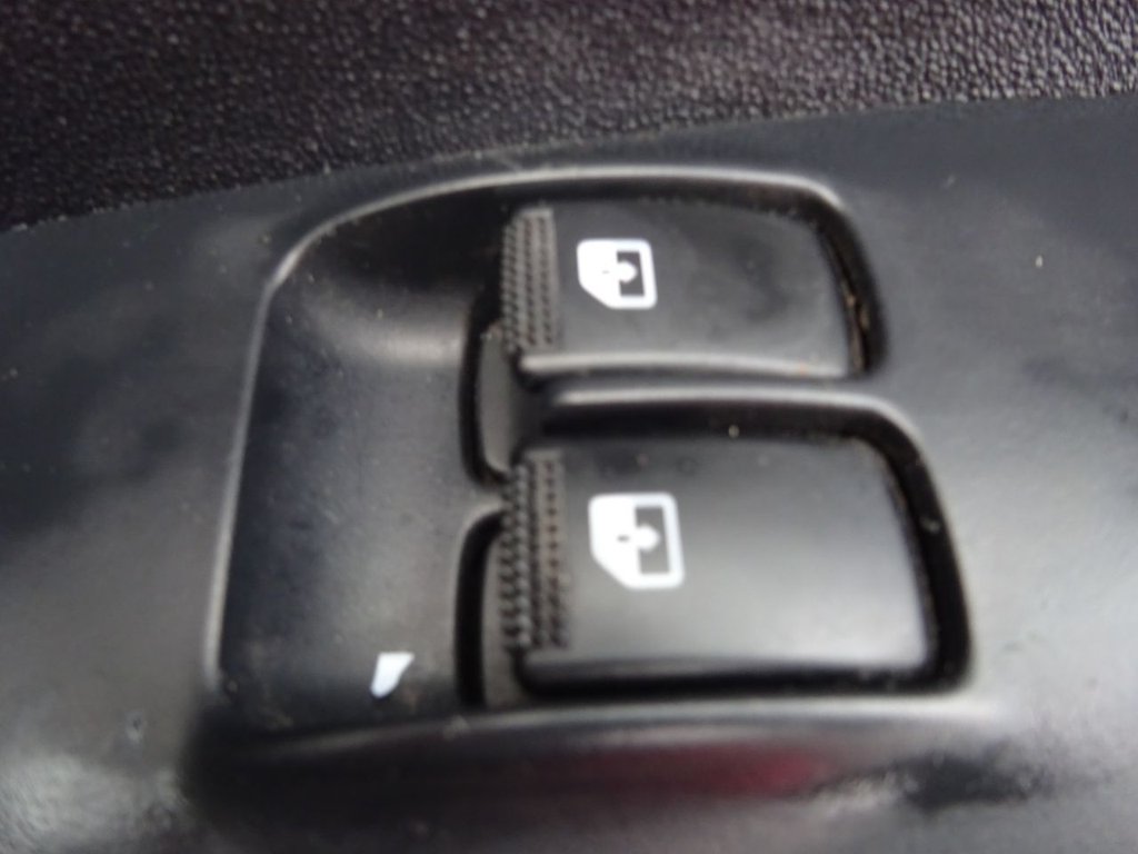 Used Hyundai i10 2011 for sale - 77668936: Photo 18