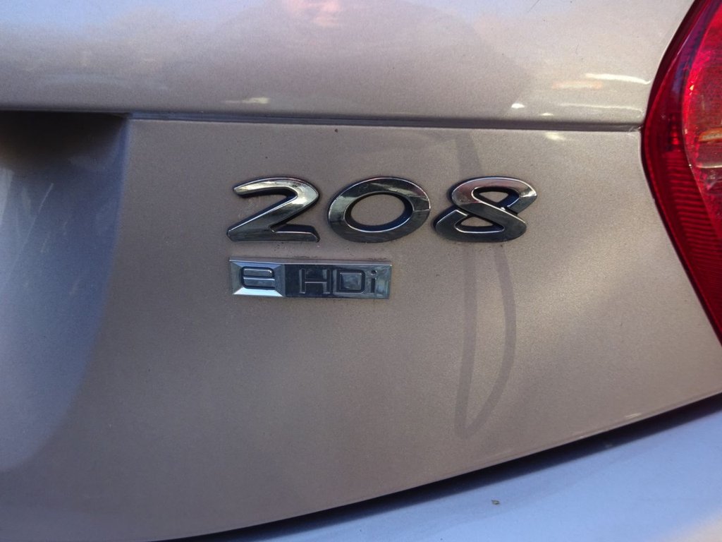 Used Peugeot 208 2012 for sale - 76429986: Photo 10