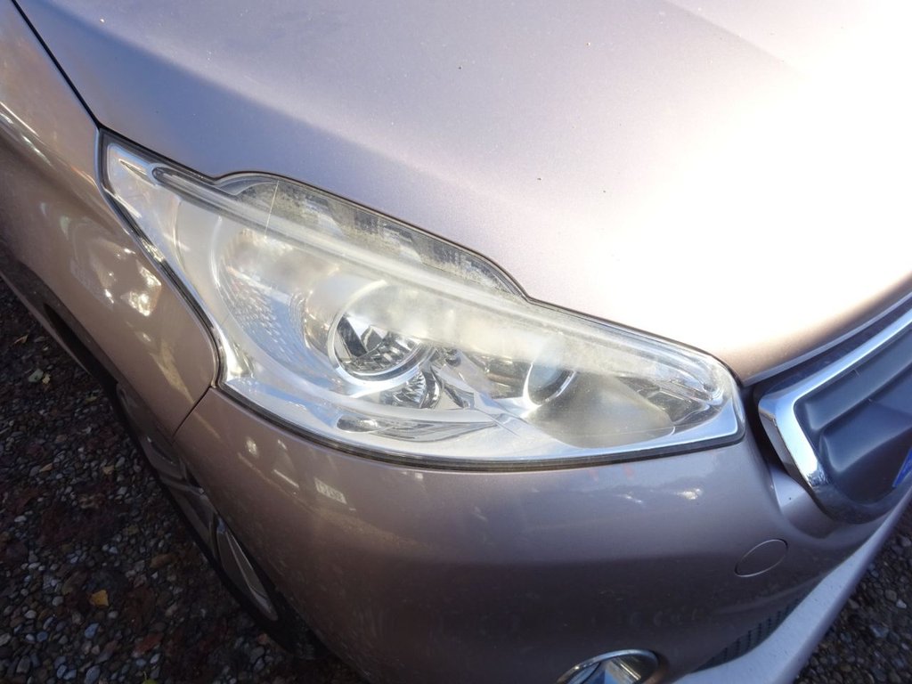 Used Peugeot 208 2012 for sale - 76429986: Photo 14