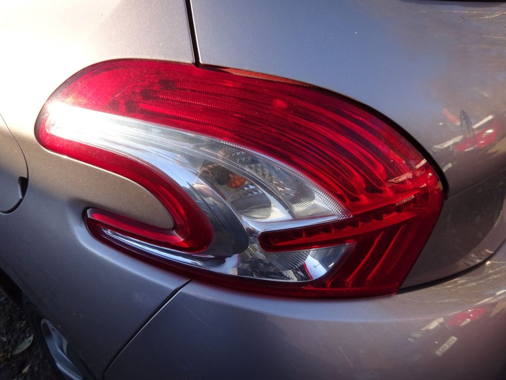 Used Peugeot 208 2012 for sale - 76429986: Photo 15