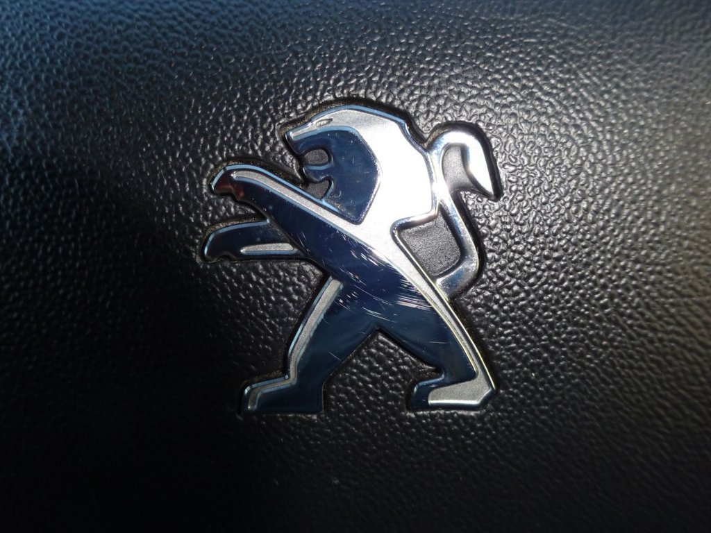 Used Peugeot 208 2012 for sale - 76429986: Photo 20