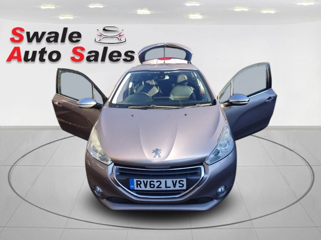 Used Peugeot 208 2012 for sale - 76429986: Photo 9