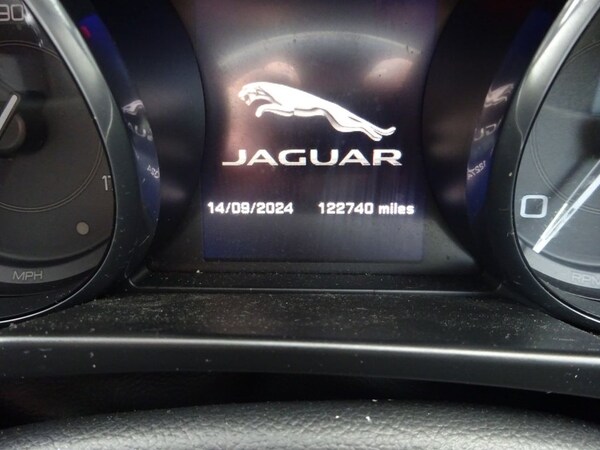 Used Jaguar XE 2016 for sale - 72174649: Photo 12